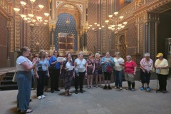 Prague-Synagogue-singing-Od-Yavo